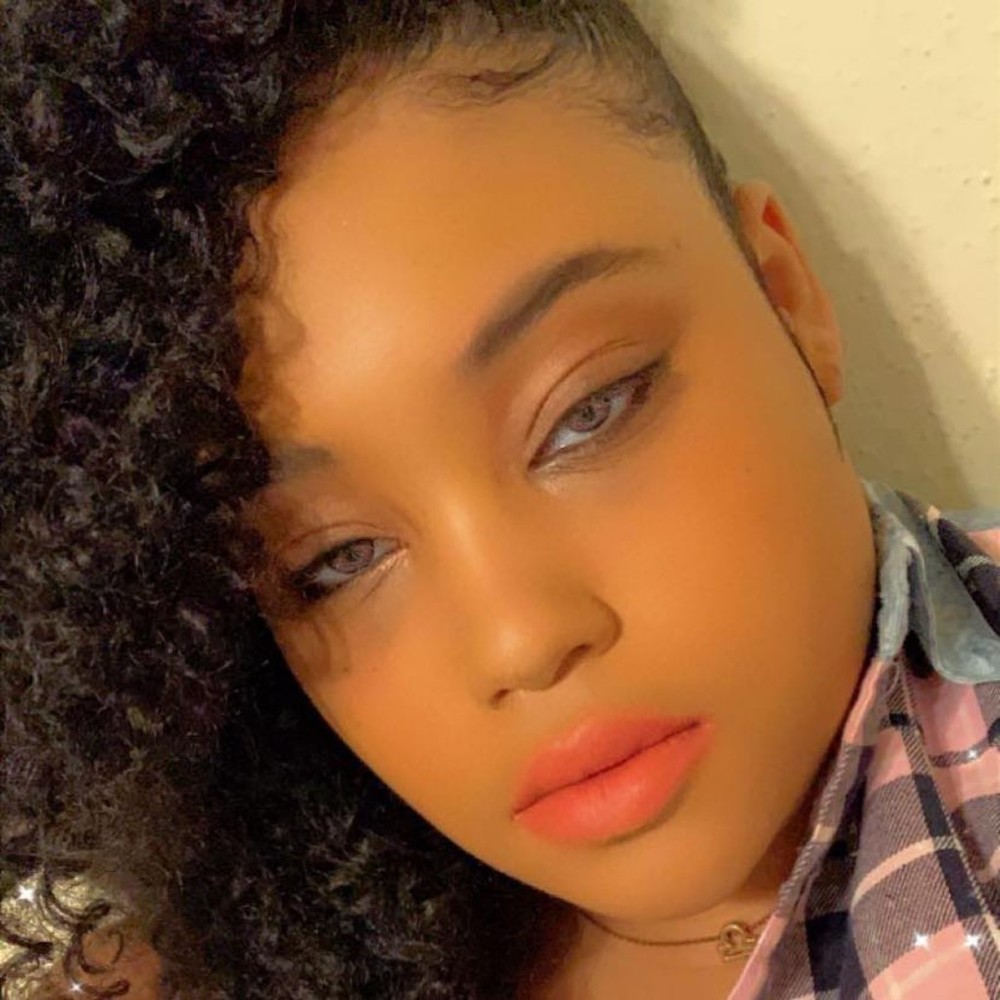 Meet your Posher, Deidra